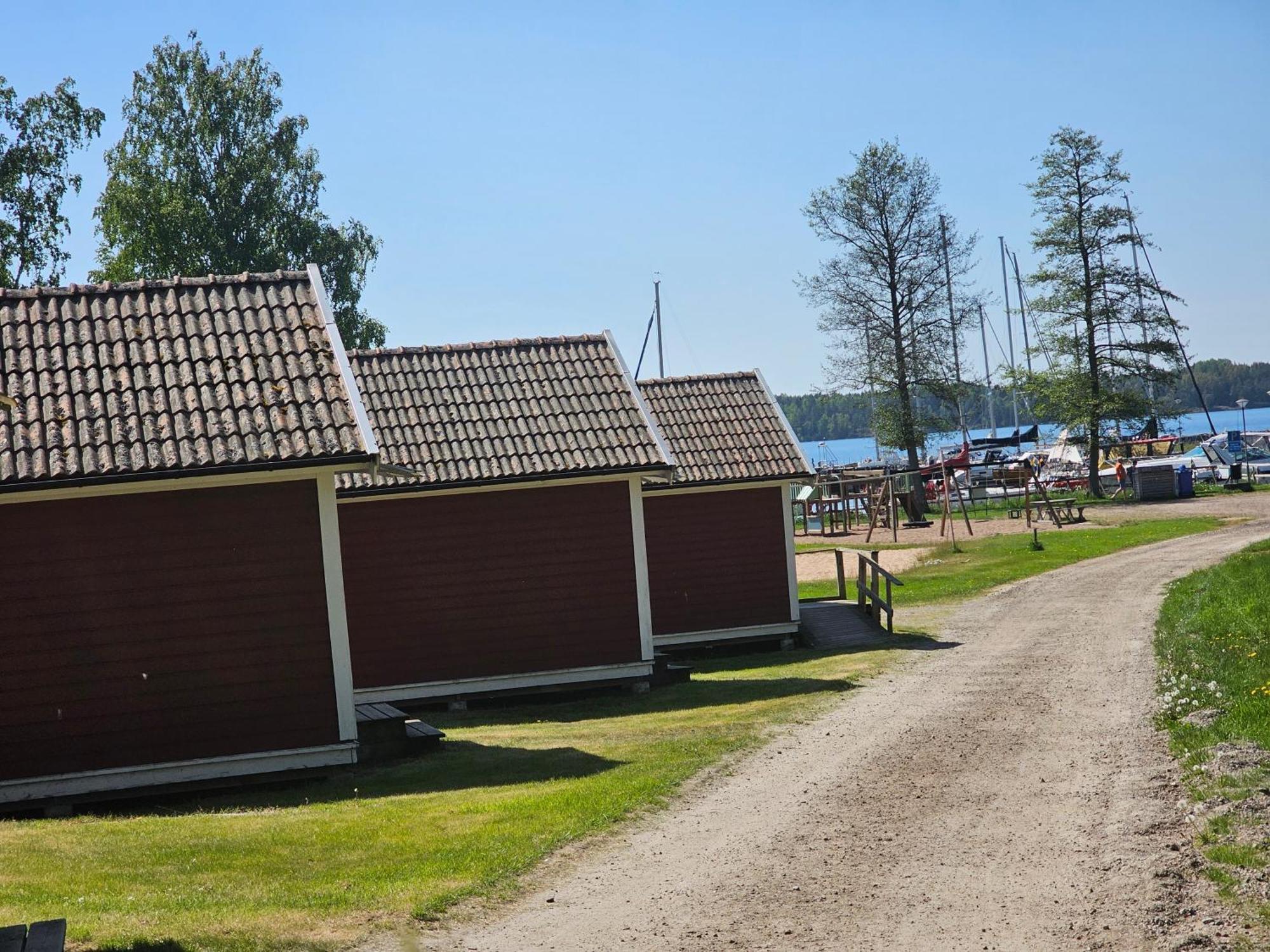 Kanalkrogen Stugor Sjotorp Exterior photo